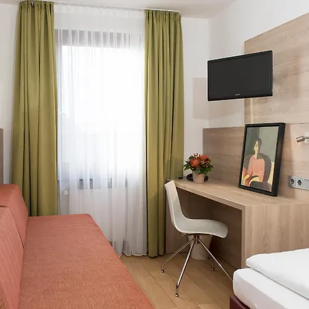Hotel Amba 3*