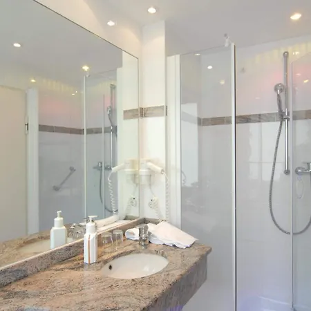 Hotel Amba 3*
