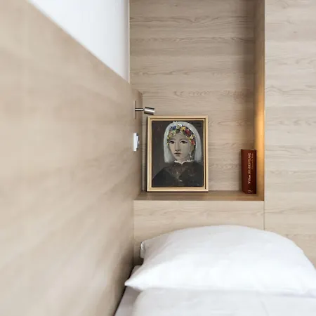 Amba Hotel 3*