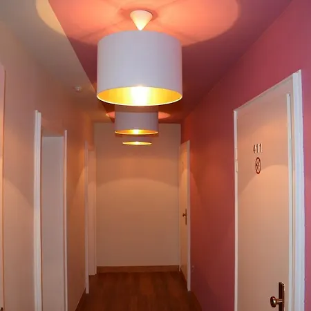 Amba Hotel 3*